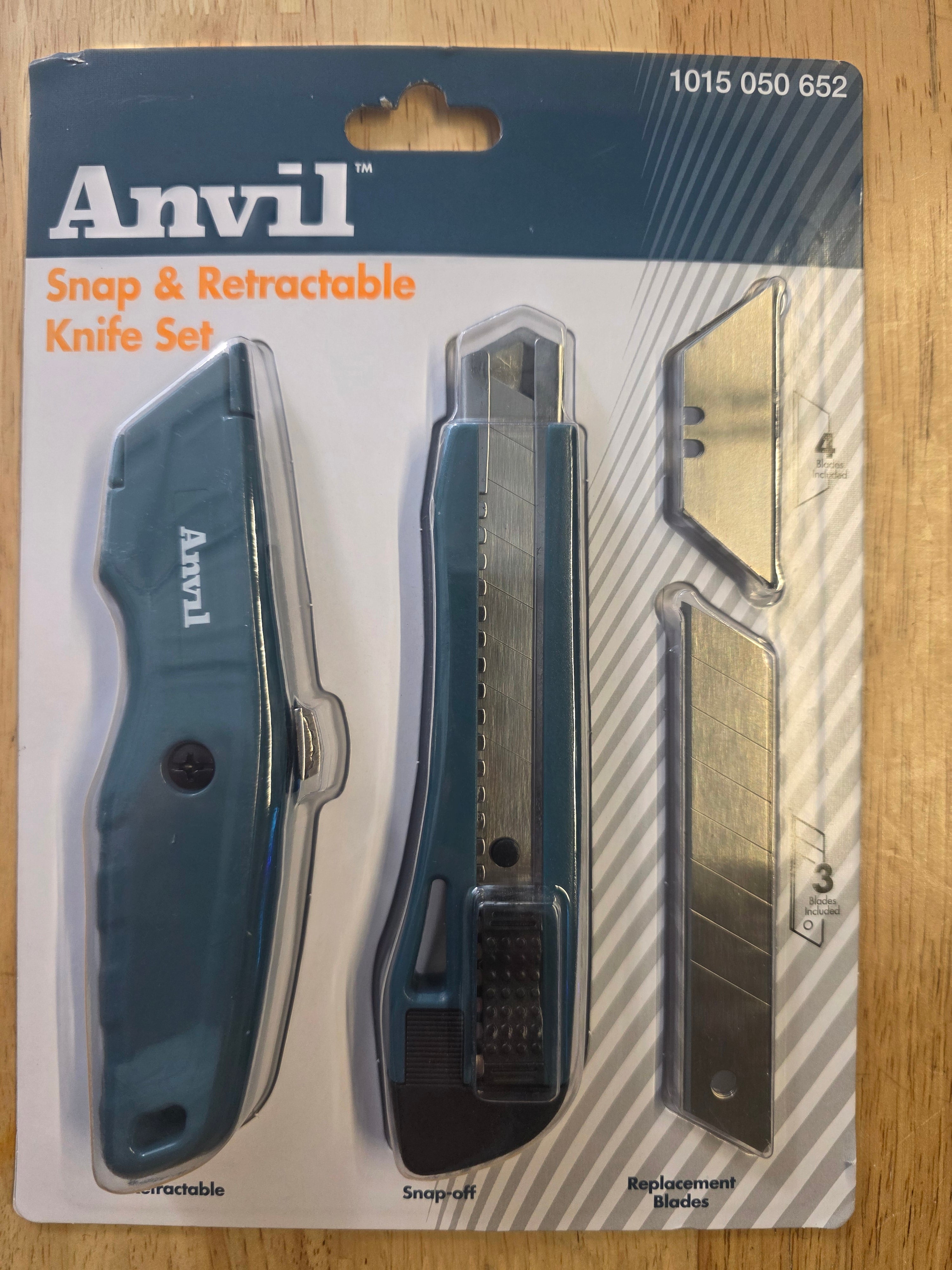 Anvil Snap & Retractable Utility Knife Set with Replacement Blades